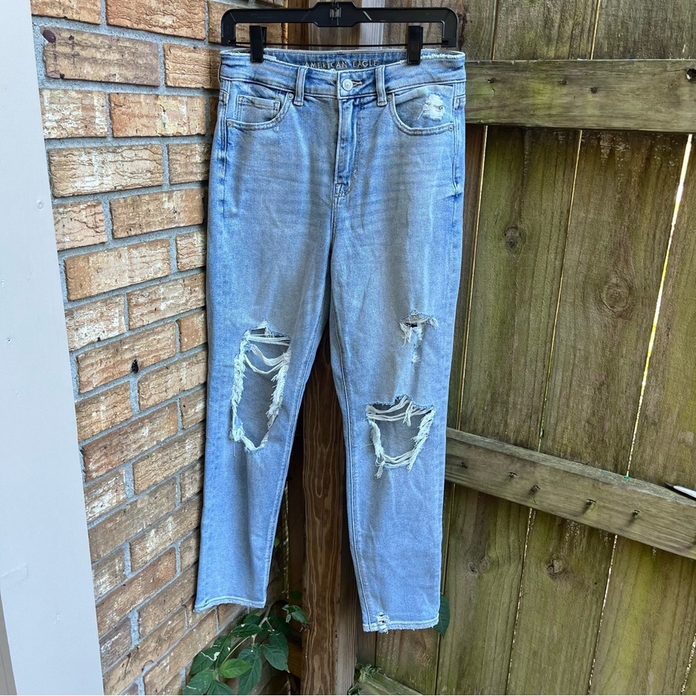 American Eagle Outfitters Light Blue Denim Mom Jeans